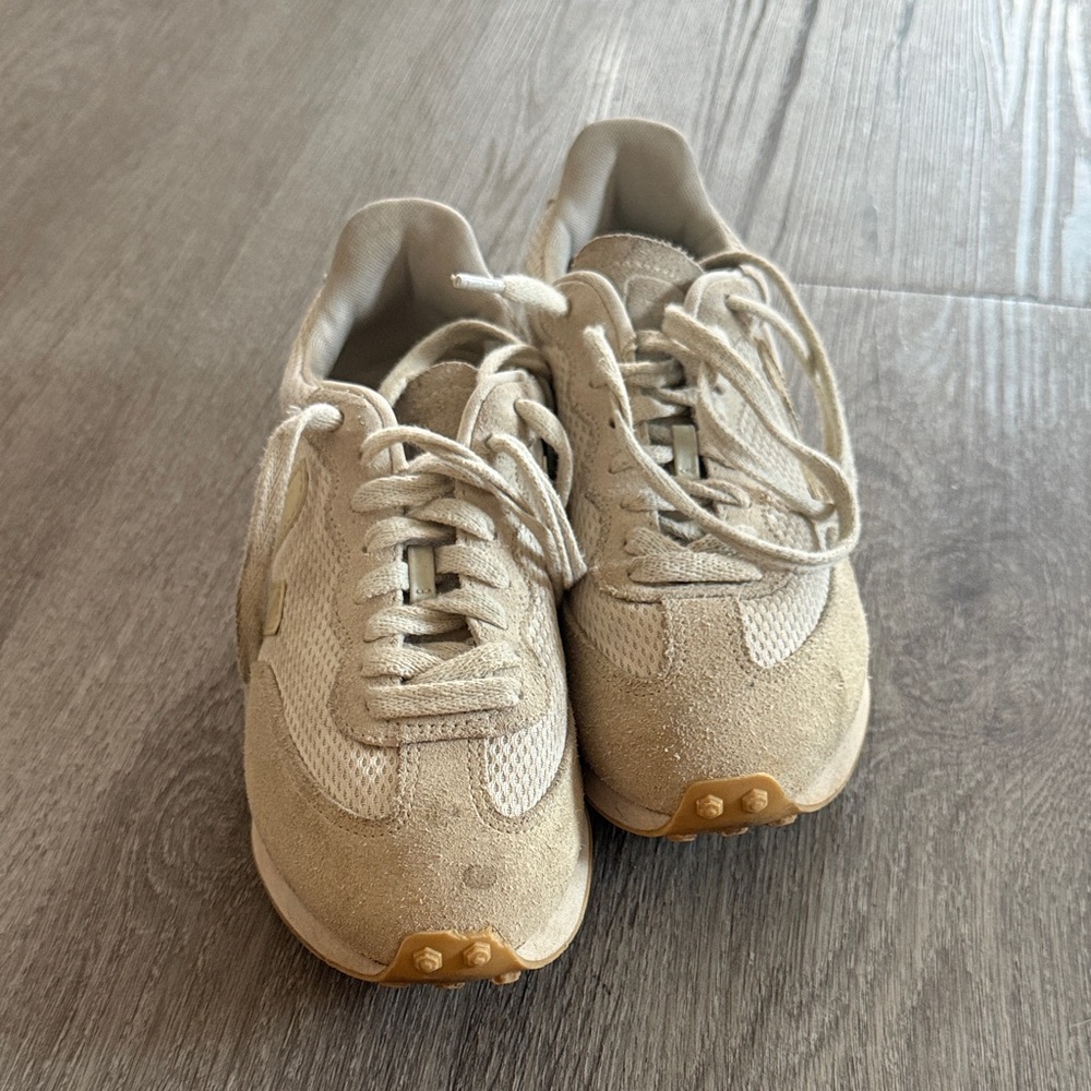 Beige Suede veja Sneakers